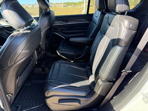 Used 2023 Jeep Grand Cherokee L Overland w/ Trailer Tow Group (B) image 13