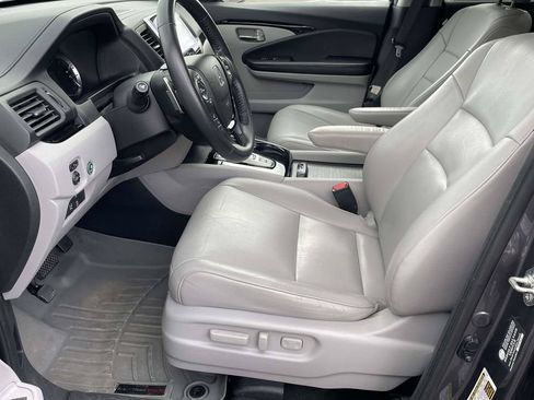 Used 2016 Honda Pilot Touring image 14