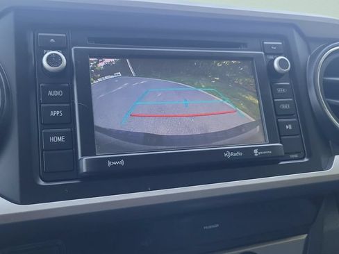 Used 2017 Toyota Tacoma SR5 w/ Tow Package RWD image 17