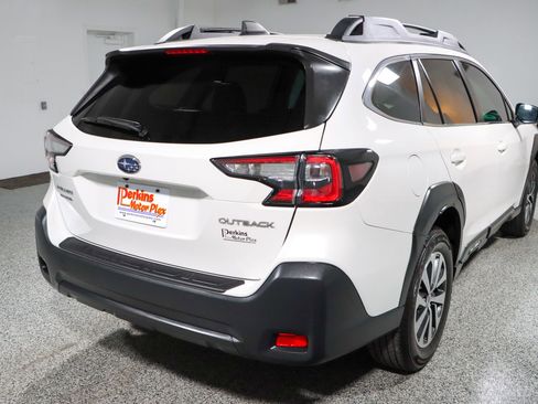 Used 2023 Subaru Outback Premium AWD/4WD image 7