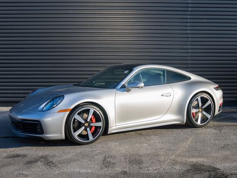 Used 2024 Porsche 911 Carrera S RWD image 2