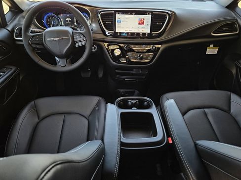 New 2026 Chrysler Pacifica Select w/ S Appearance Package FWD image 8