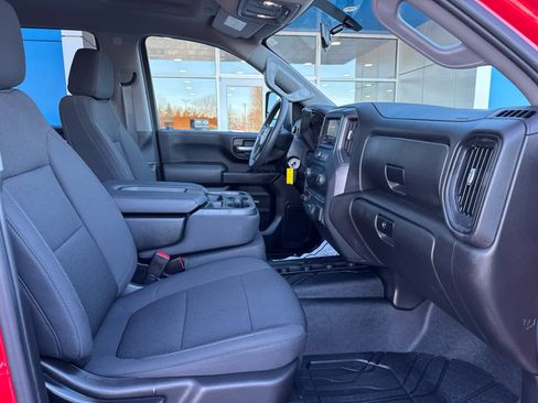 Used 2022 Chevrolet Silverado 2500 Custom w/ Custom Convenience Package image 4