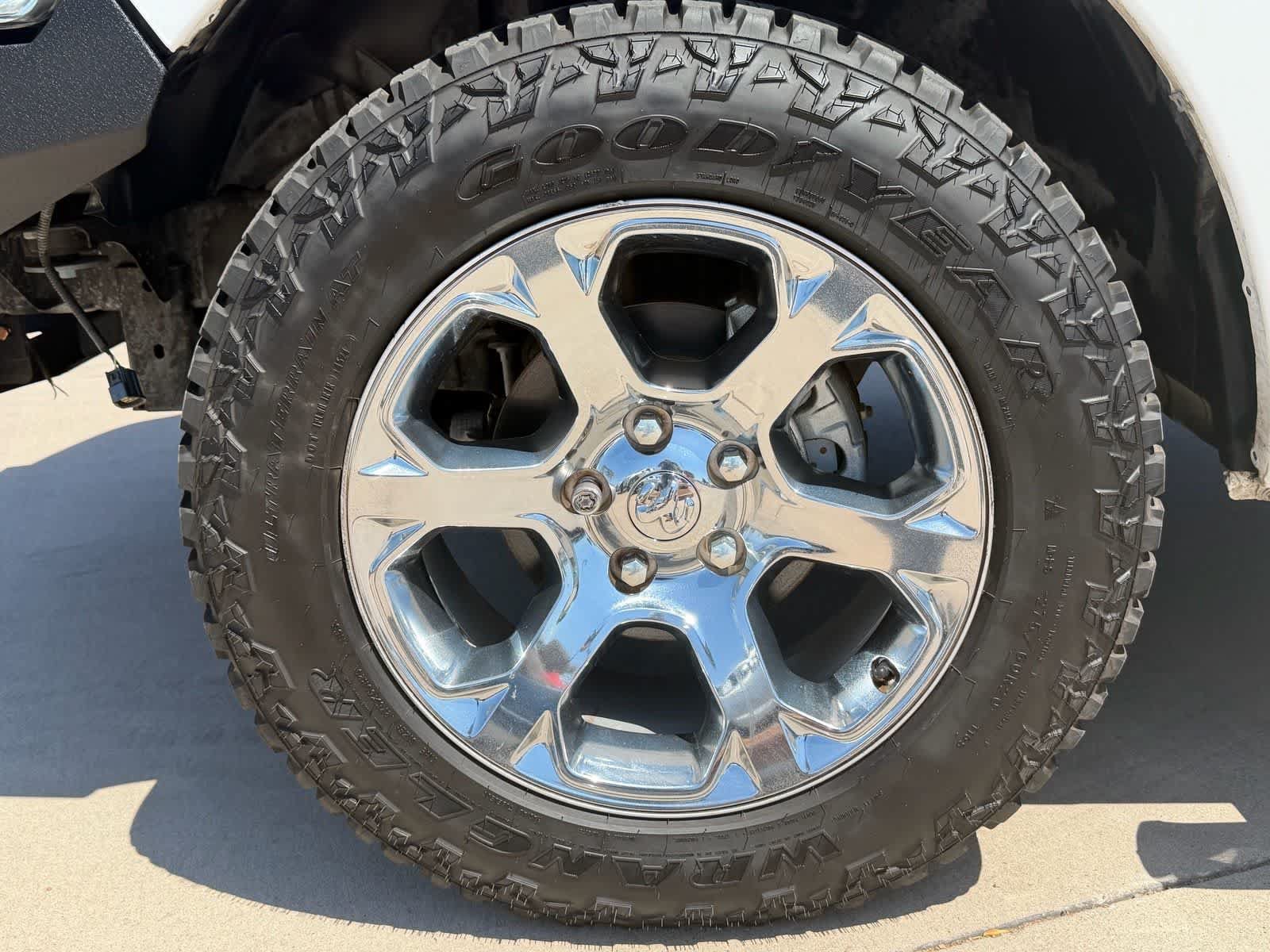 Used 2019 RAM 1500 Laramie w/ Convenience Group AWD/4WD image 8
