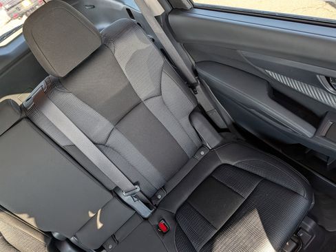 Used 2023 Subaru Ascent Premium w/ Convenience Package image 14