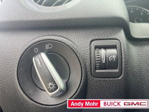 Used 2012 Volkswagen Tiguan S FWD image 21