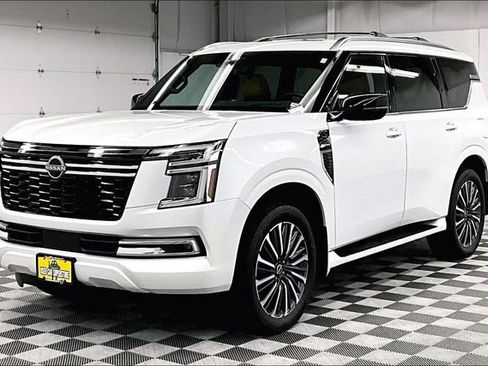 Used 2025 Nissan Armada Platinum Reserve AWD/4WD image 12