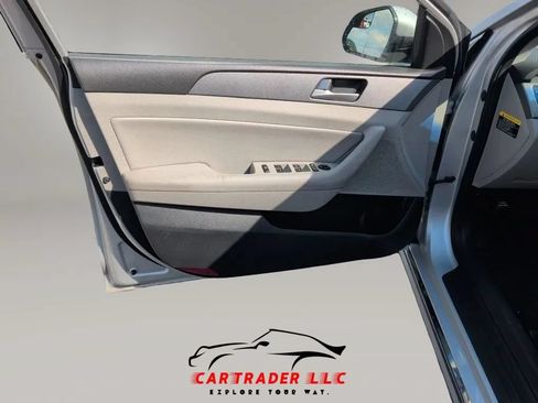 Used 2016 Hyundai Sonata SE FWD image 14