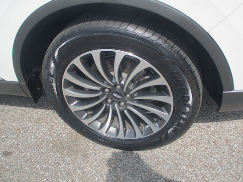 Used 2023 Lincoln Aviator Reserve w/ Elements Package Plus AWD/4WD image 27