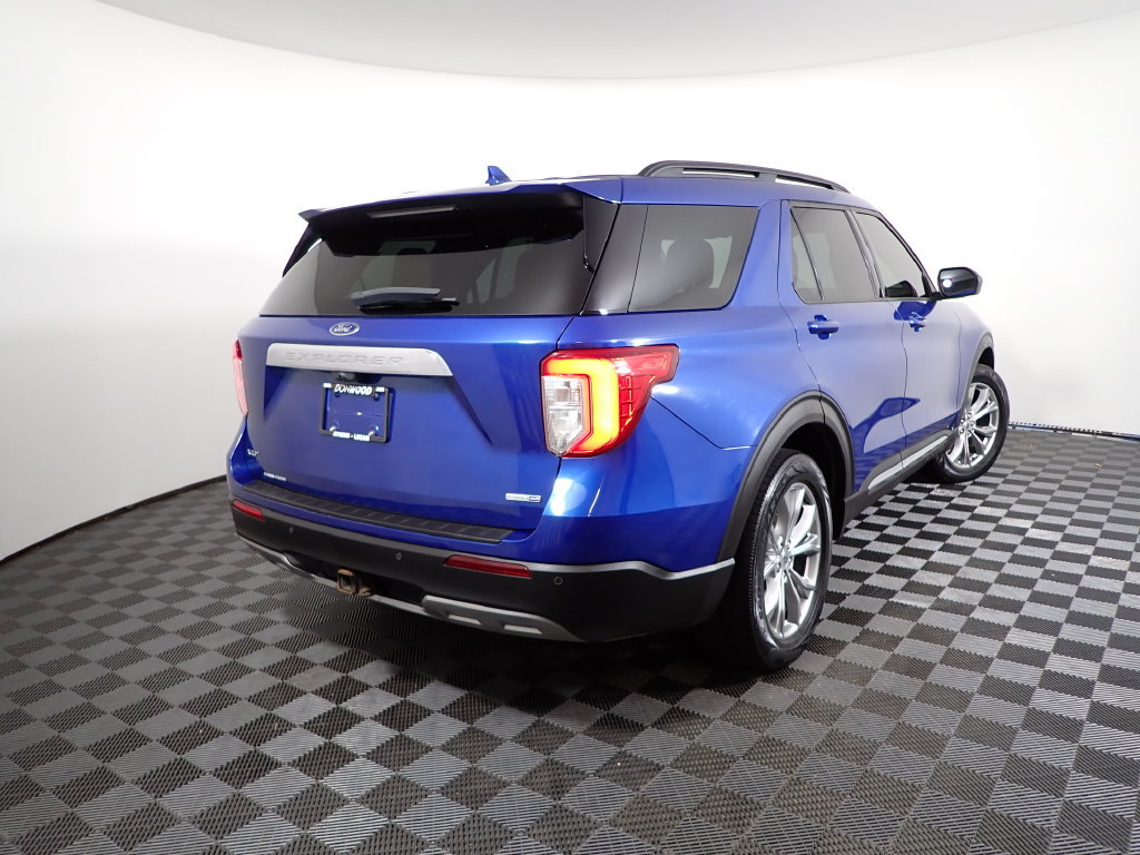 Used 2020 Ford Explorer XLT w/ Equipment Group 202A AWD/4WD image 15