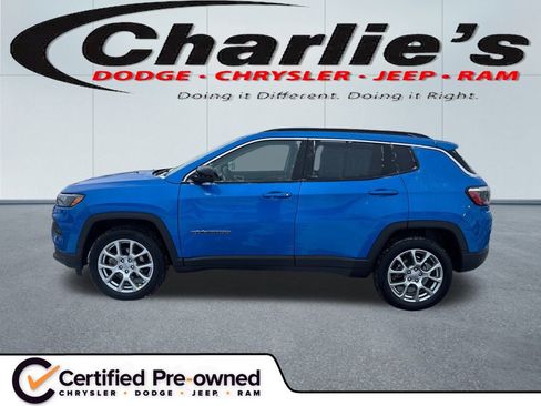 Certified 2022 Jeep Compass Latitude image 1