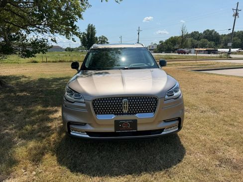 Used 2020 Lincoln Aviator Reserve w/ Equipment Group 202A AWD/4WD image 2