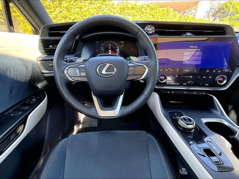 Used 2023 Lexus RZ 450e Premium image 5