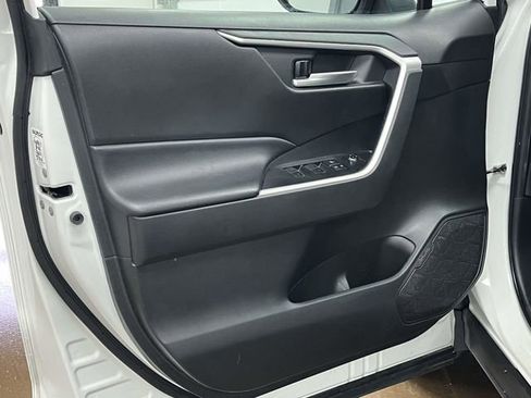 Used 2023 Toyota RAV4 XLE AWD/4WD image 16