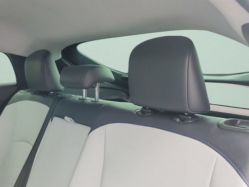 Used 2018 Toyota Prius Four Touring FWD image 10