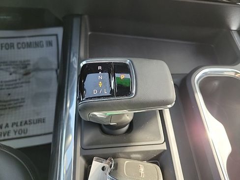 Used 2025 Chevrolet Silverado 1500 LTZ AWD/4WD image 16