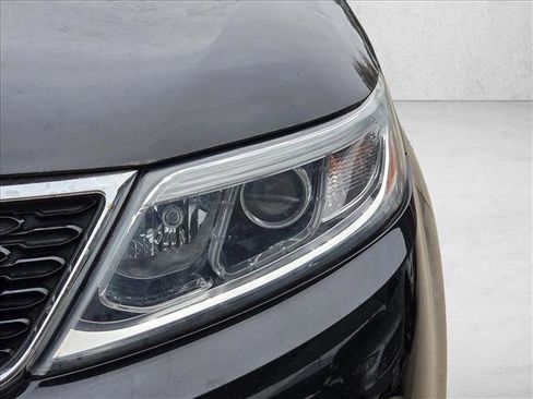 Used 2015 Kia Sorento LX image 9