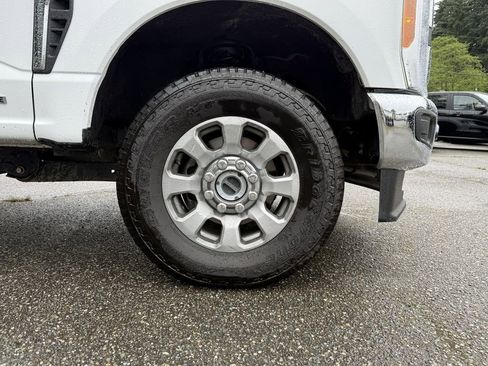 Used 2023 Ford F350 XLT w/ FX4 Off-Road Package AWD/4WD image 21