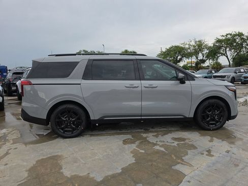 New 2026 Kia Carnival SX w/ SX Dark Edition Package FWD image 9