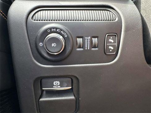 Used 2022 Jeep Grand Wagoneer Series III image 25