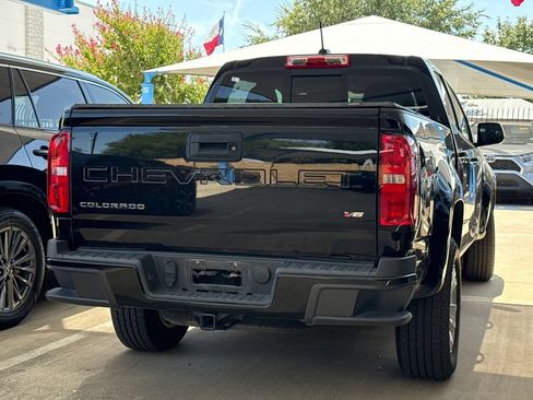 Used 2022 Chevrolet Colorado LT w/ LT Convenience Package AWD/4WD image 6