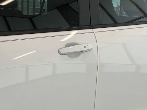 Used 2023 Chevrolet Equinox LS w/ LS Convenience Package image 12