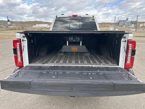 Used 2024 Ford F250 Lariat w/ Sport Appearance Package image 18