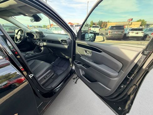 Used 2025 Honda Pilot Touring image 25