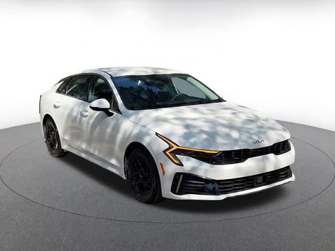 Used 2025 Kia K5 LXS FWD image 3