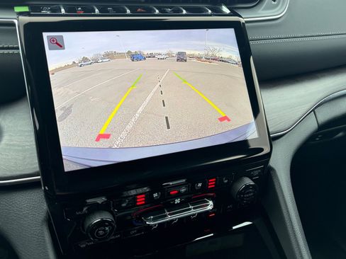 New 2025 Jeep Grand Cherokee Overland w/ Luxury Tech Group IV image 17