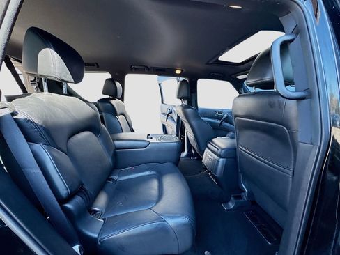 Used 2023 Nissan Armada SL w/ Midnight Edition Package image 17