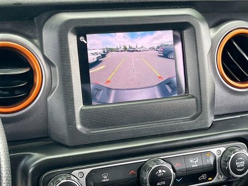 Used 2021 Jeep Gladiator Mojave w/ Safety Group AWD/4WD image 13