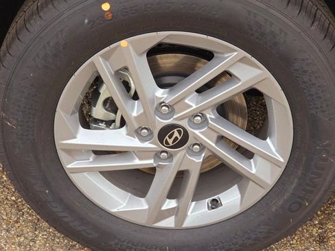 Certified 2025 Hyundai Tucson SE image 16