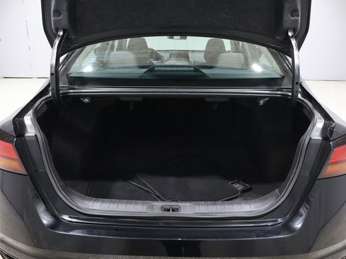 Used 2024 Nissan Altima 2.5 SV image 20