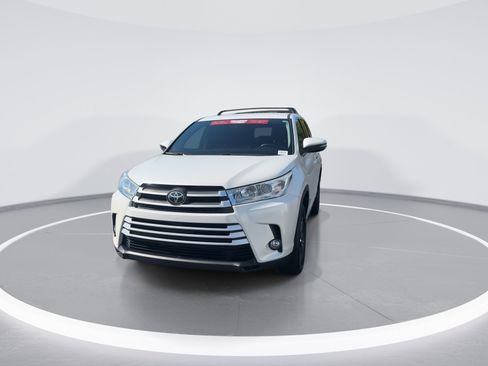 Used 2018 Toyota Highlander Plus image 3