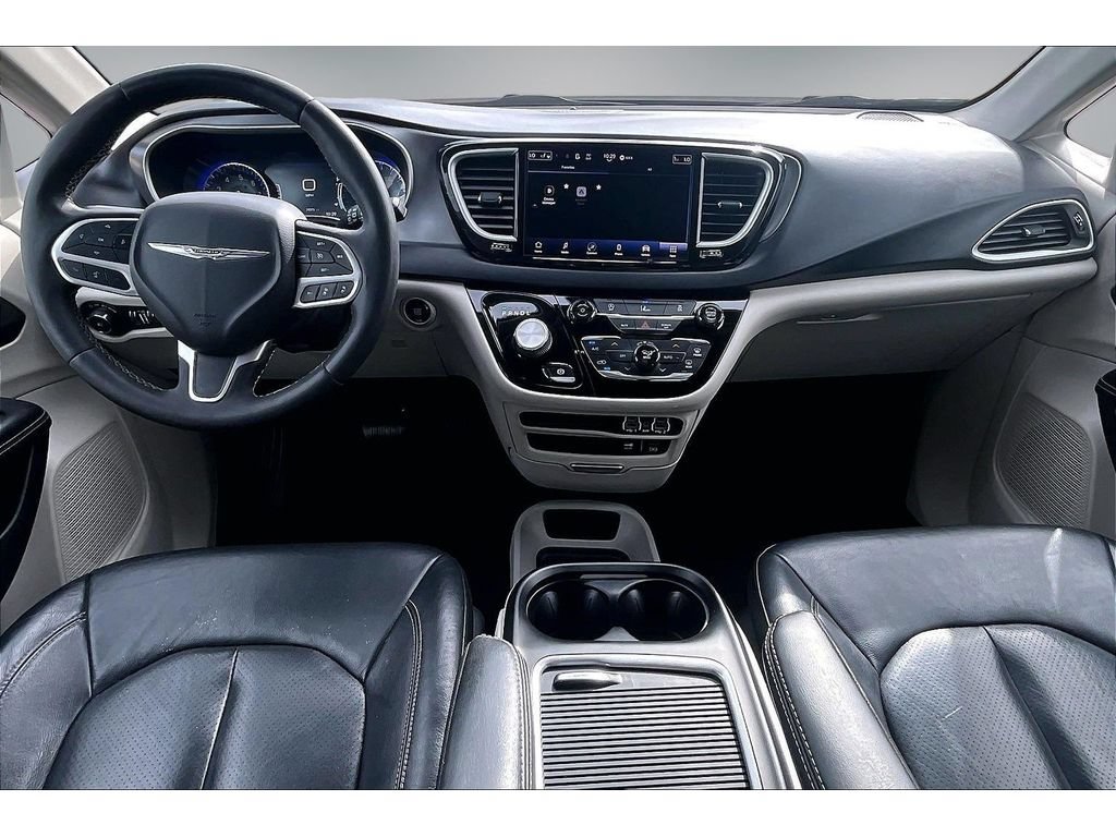 Used 2022 Chrysler Pacifica Touring-L FWD image 7