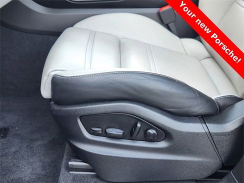 Used 2024 Porsche Cayenne image 20