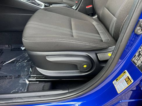 Used 2025 Hyundai Venue SEL FWD image 23