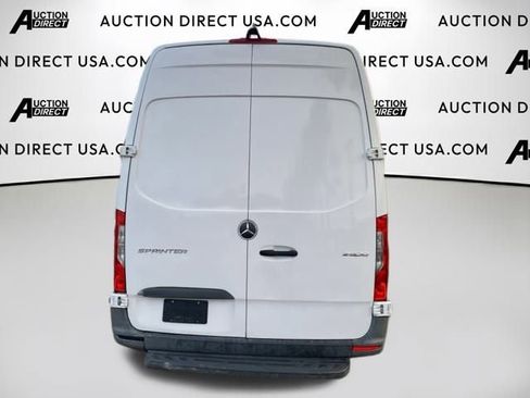 Used 2021 Mercedes-Benz Sprinter 2500 image 15