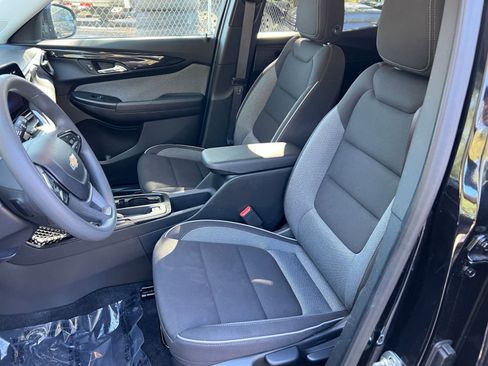 Used 2025 Chevrolet TrailBlazer LT image 53
