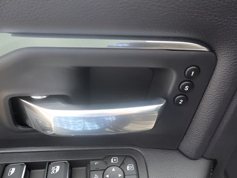 New 2026 RAM 3500 Laramie AWD/4WD image 19