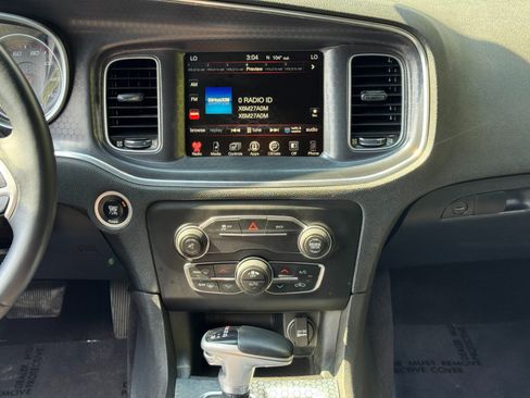 Used 2015 Dodge Charger SXT RWD image 22