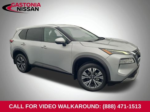 Used 2021 Nissan Rogue SV image 1