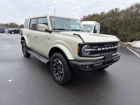 Used 2025 Ford Bronco Outer Banks image 1