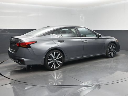 Used 2021 Nissan Altima 2.5 SR FWD image 3
