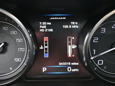 Used 2015 Jaguar F-TYPE Coupe image 61