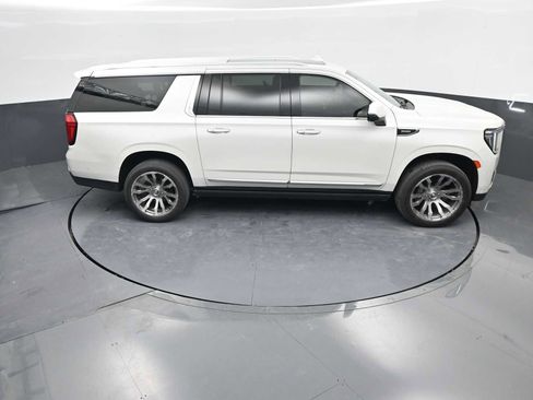 Used 2023 GMC Yukon XL Denali w/ Denali Reserve Package image 37