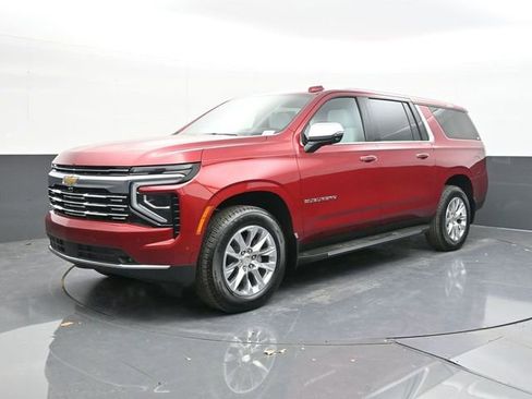 New 2025 Chevrolet Suburban Premier image 7