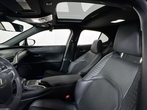 Used 2019 Lexus UX 250h image 21