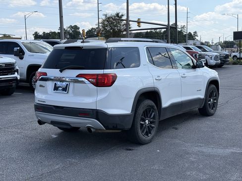 Used 2017 GMC Acadia SLT FWD image 11